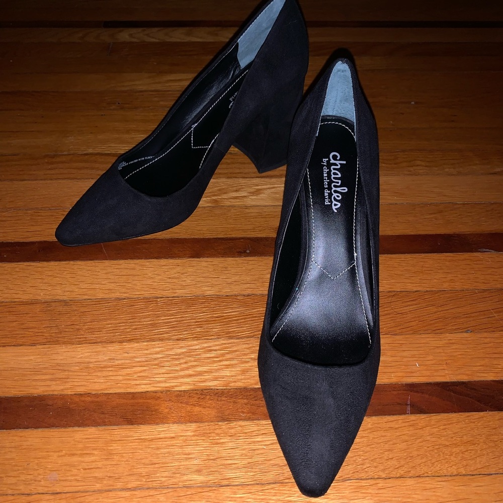 NEW Women’s Black Leather Suede Pumps, size 8 1/2. Charles by Charles David.